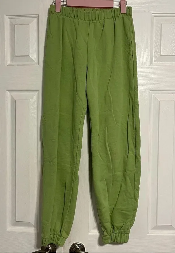 Brandy Melville Green Rosa Sweatpants - Image 2