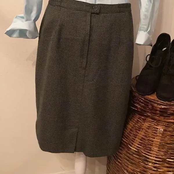 Briggs New York stylish black and grey houndstooth fully lined skirt EUC - Image 4