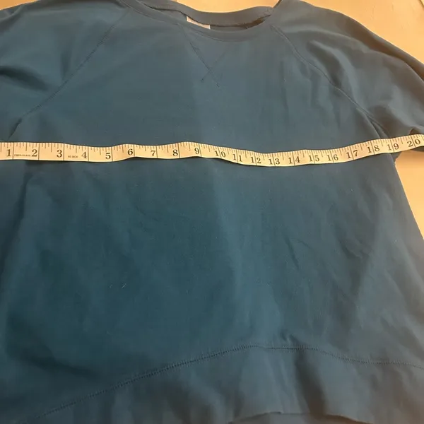 Danskin Blue 3/4 Sleeve Sweatshirt Large - Image 4