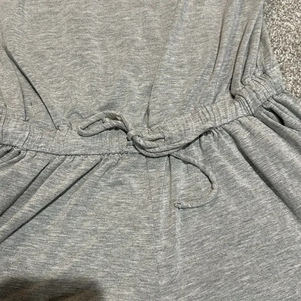 Pink Lily Gray‎ Ruffle Short Romper size small - Image 3