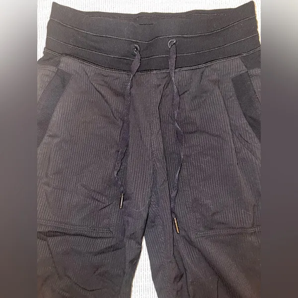 Lululemon Dance Studio Pants | Size 2‎ |Cropped with a 14" inseam - Image 5