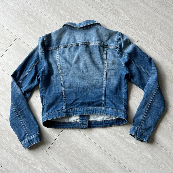 Guess Jeans Cropped Denim Jacket Womens Medium Fits Small - Image 3