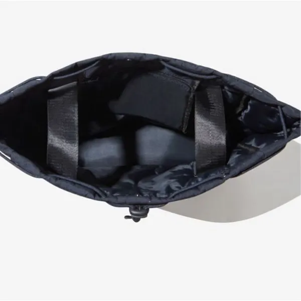 Beyond Yoga black convertible travelcore gym bag - Image 4