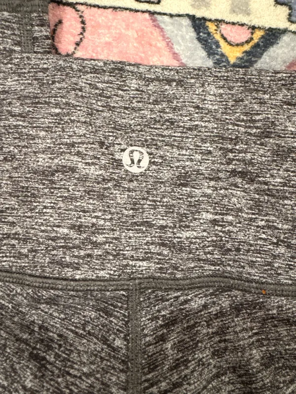 Grey Lululemon Leggings Align 28" - Image 5