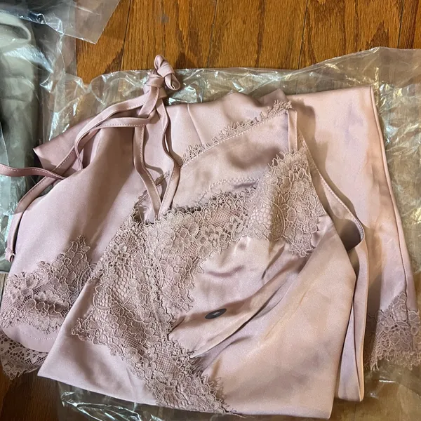 Abercrombie & Fitch Elegant Lace Trim Satin Chemise - Pink M - Image 4