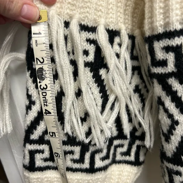 Cream and Black Geometric Pattern Fringed Sweater Size M - Image 7