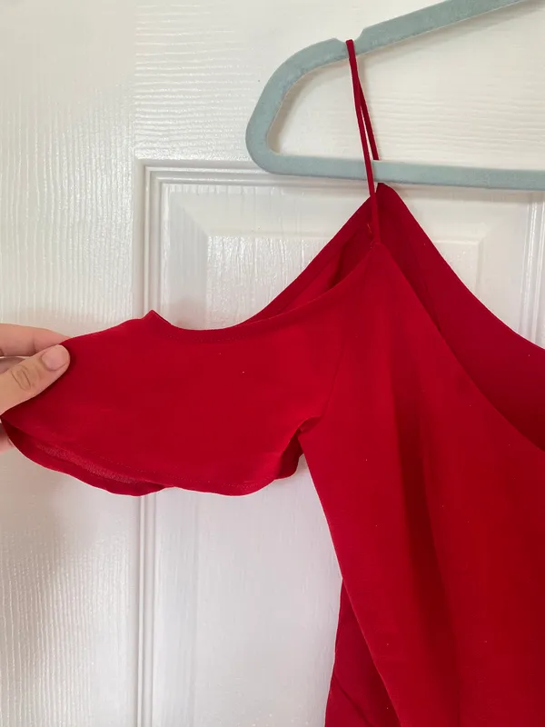 Boutique Red Flowy Off The Shoulder Mini Dress - Image 3