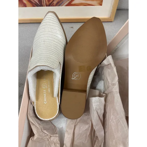 NIB Chinese Laundry Size 5 Marnie Cream Leather Pointed Toe Slip On Loafer Mules - Image 3