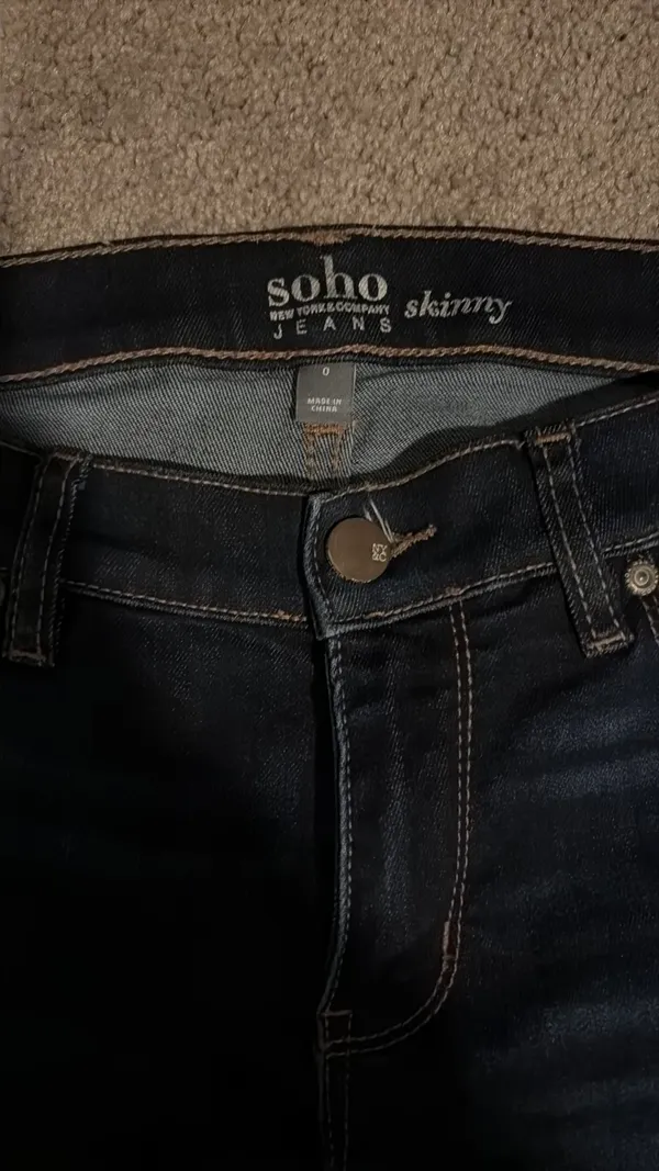 High waisted, dark washed jeans - Image 3