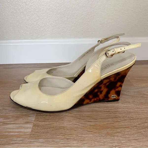 Rare Gucci Size 10 Patent Leather Leopard Peep-Toe Heels, Size 10B - Image 2