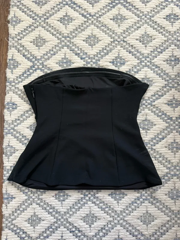 Abercrombie and Fitch black top - Image 3