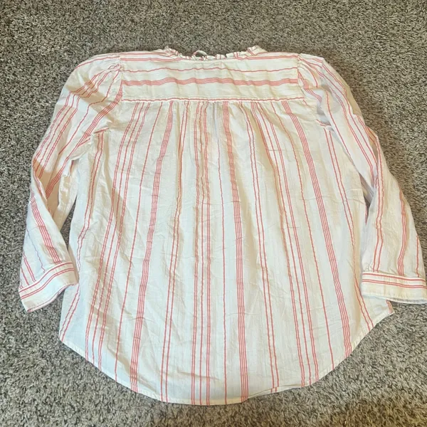 LOFT Women's White Red Stripe Ruffled Neck Tie Blouse‎ Size M - Image 6
