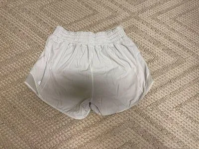 Lululemon Hotty Hot Shorts High-Rise - Image 2
