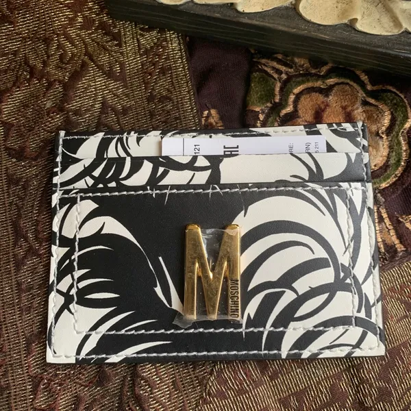 Authentic MOSCHINO Leather Logo card case - Image 10