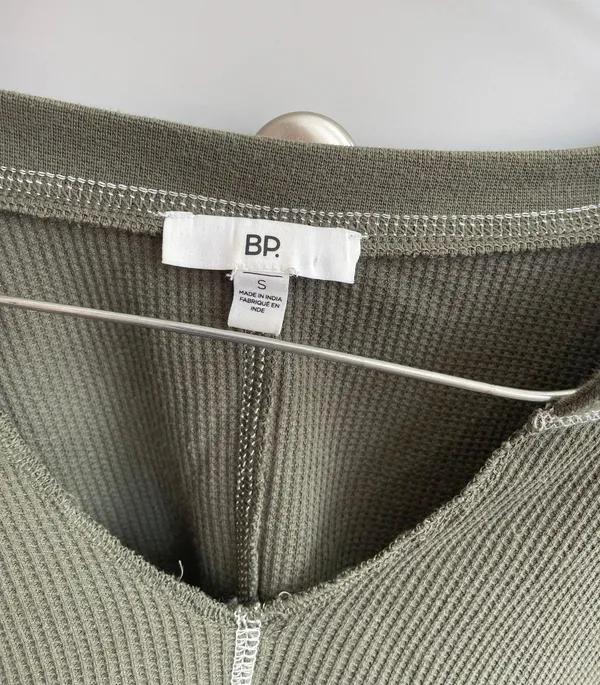 Long sleeved waffle camo green shirt - Image 2