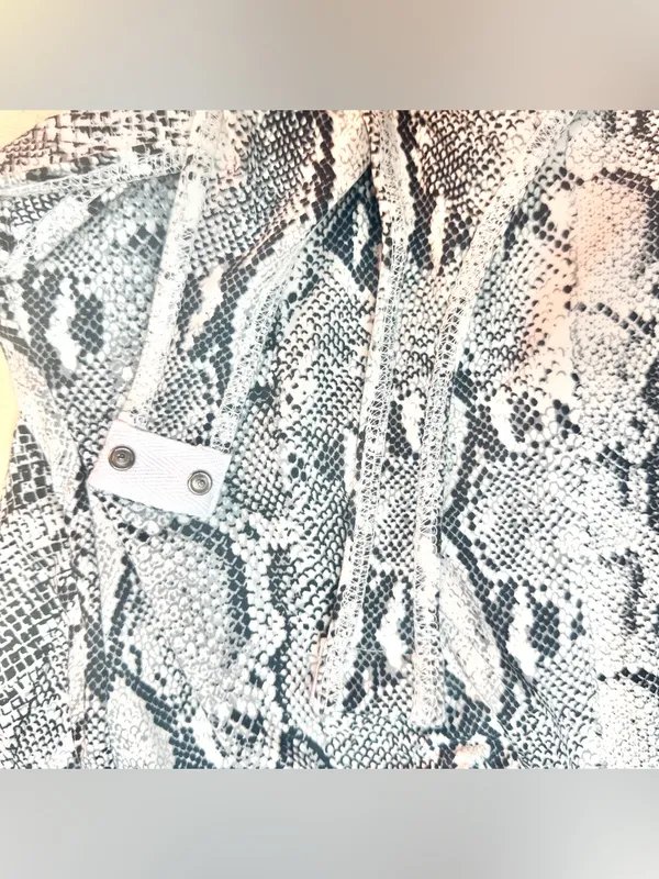 LULUS Women’s Wildlife Black and White Snake Print One Piece Bodysuit Size XS - Image 12