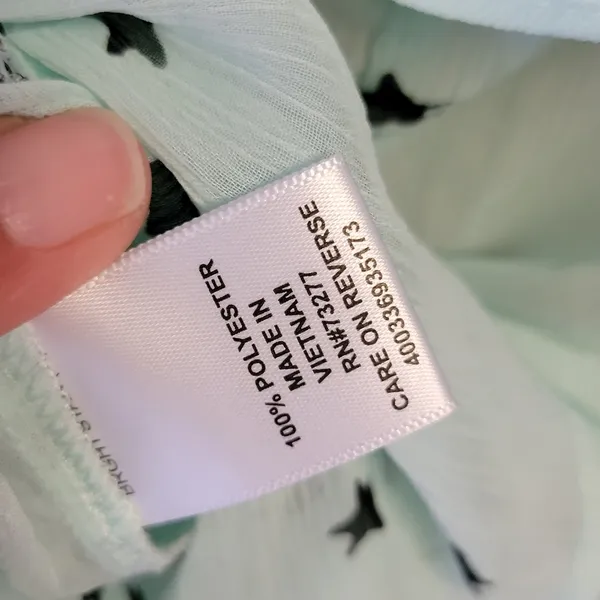 Elle mint star blouse size medium - Image 8
