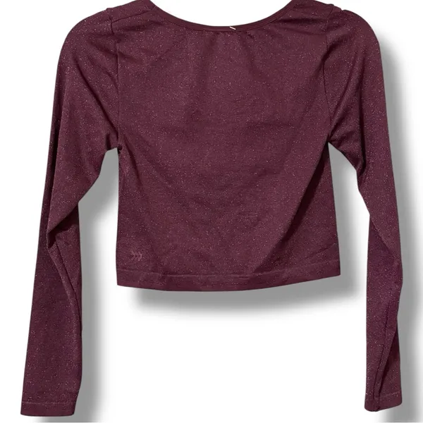 All In Motion size small pullover long sleeve tight fit cropped active top shiny - Image 8