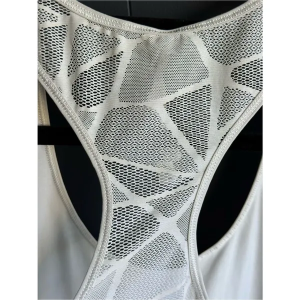 Lululemon Goal Crusher Tank w/ Patterned Mesh Back, Size 4, White, VGUC - Image 7