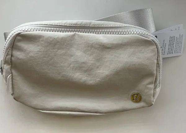 Lululemon Everywhere Belt Bag - Image 3