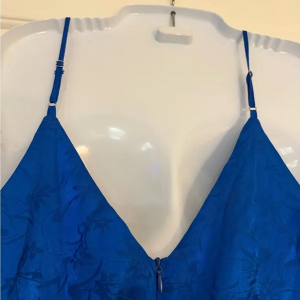 Lulus Blue Satin Floral Jacquard Wrap Dress Size M - Image 5