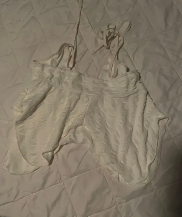 Size Small Top White - Image 3