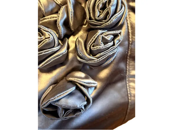 Libby Edelman 2017 Silk Blend Hobo Metallic Rose Shoulder Bag in Silver NEW - Image 14