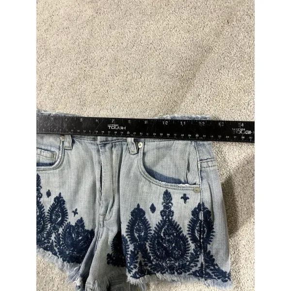 Blank NYC Cutoff Wedge Shorts Women's Sz 24‎ High Rise Distressed Denim Stretch - Image 6