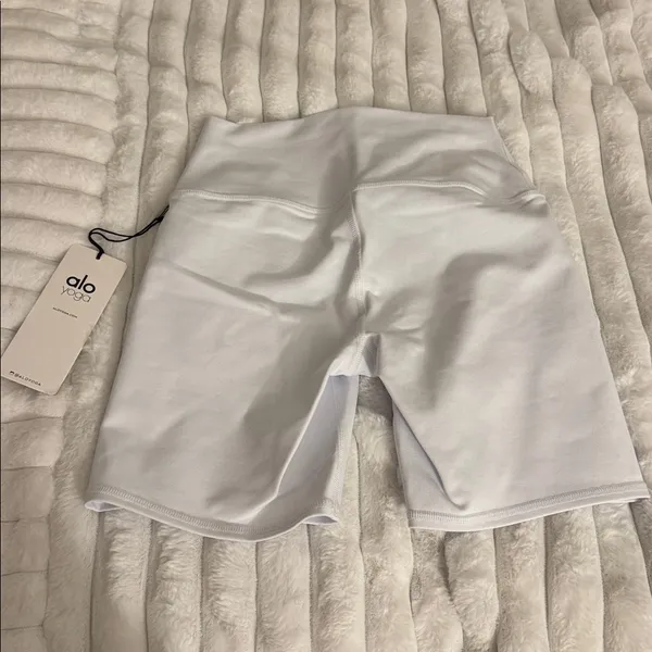 Alo white brand new airbrush shorts - Image 3