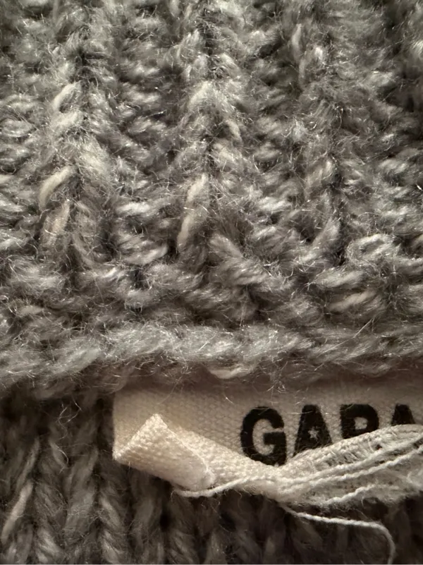 GARAGE Light Gray V-Neck Two-Button Cardigan Size Small - Image 3