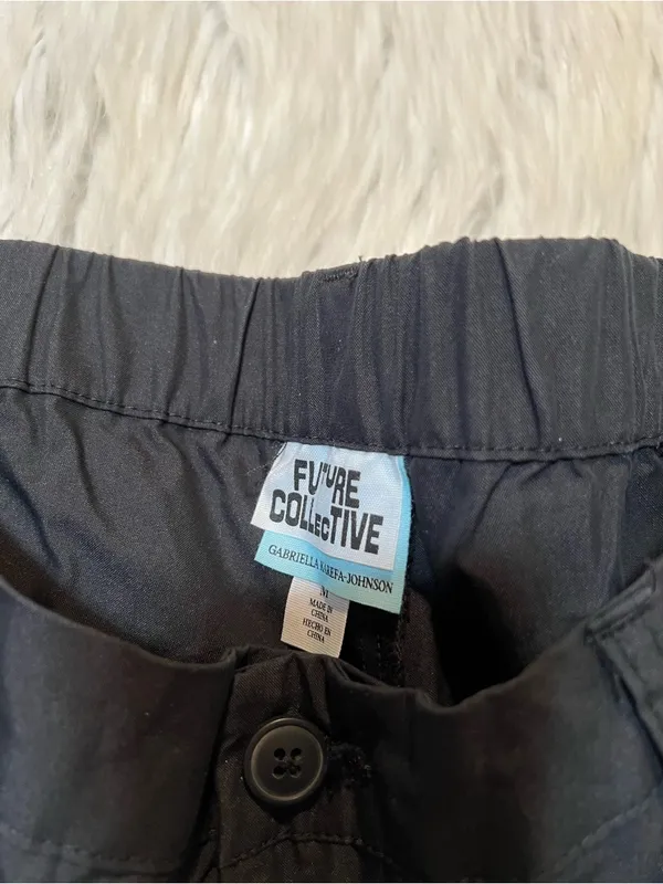Future Collective Womens Size Medium Cargo Jogger Pants Black Windbreaker Cotton - Image 9