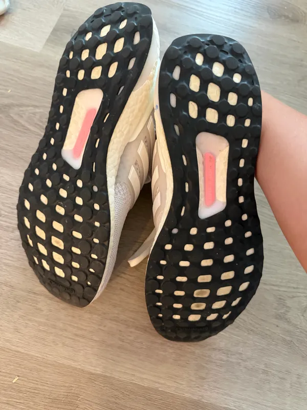 Adidas Ultraboost Shoes - Image 4