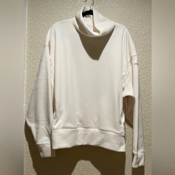Alo Yoga NWT Hazy Mock Neck Pullover in Ivory Size S Oversized - Image 5