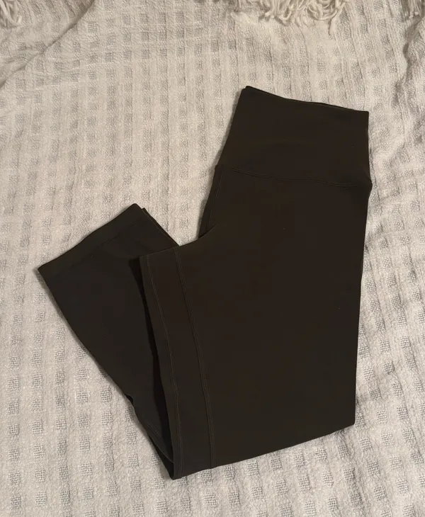 Lululemon Align High-Rise Crop 21" - Image 2