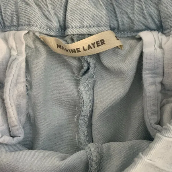 Marine‎ Layer Light Denim Shorts size small - Image 3