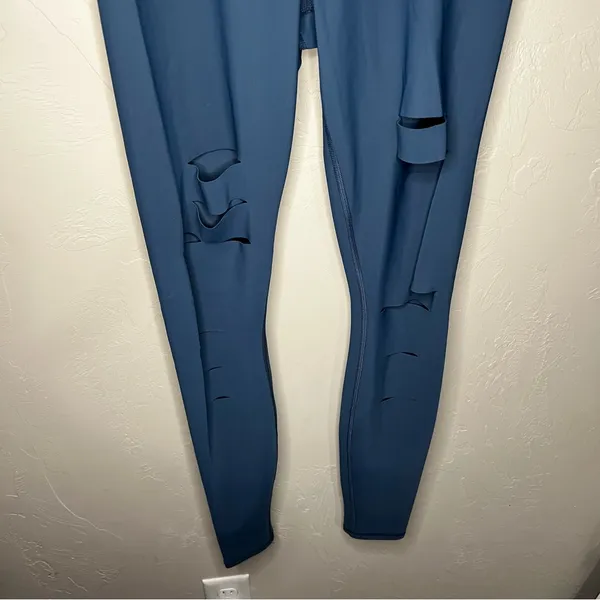 Alo Blue Ripped Warrior High Rise Yoga Leggings‎ - Image 8