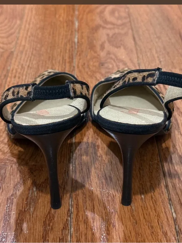 NEW Levity Cheetah Print Point Toe Slingback Heels Size 7.5 - Image 4