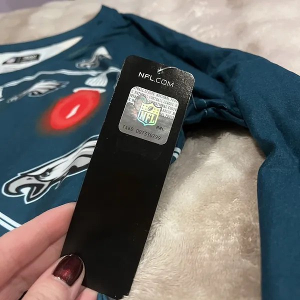 NFL Philadelphia Eagles Christmas Lights Pajama Top Long Sleeve Size Medium - Image 3
