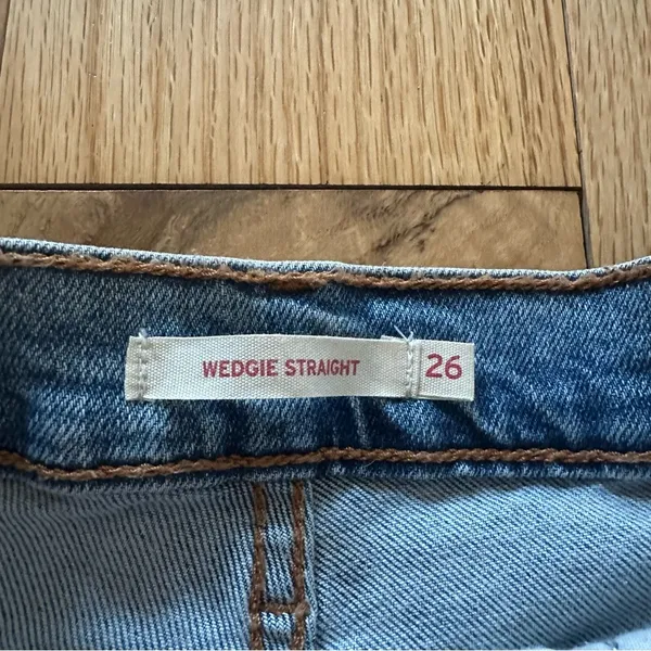 Levi’s Wedgie Straight High Rise Blue Jeans with Frayed Hem - Image 3