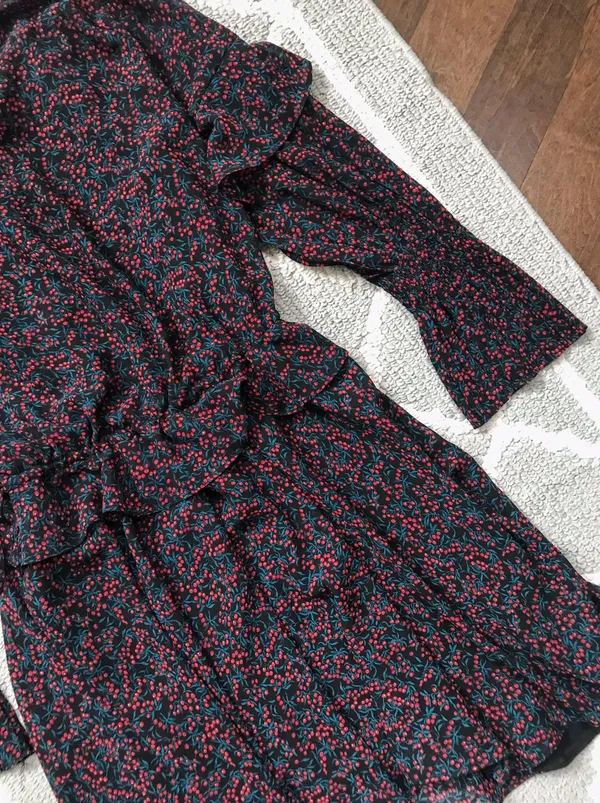 Revolve Holiday Print Ruffle Cinch Waist Mini Drszz - Image 9