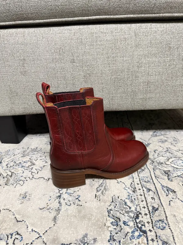 Frye Campus Chelsea Boots - Image 4