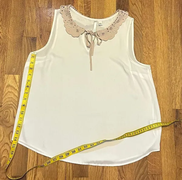 LC Lauren Conrad Women’s Large Sleeveless Keyhole Floral Ruffle White Top - Image 5