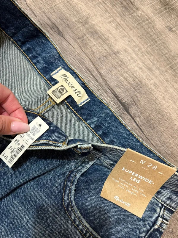 MADEWELL Superwide-Leg Jeans in Concho Wash - Image 5