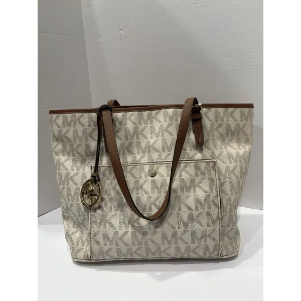 Michael Kors Jet Set Travel Tote - Vanilla MD tote Hang Tag Logo - Image 4