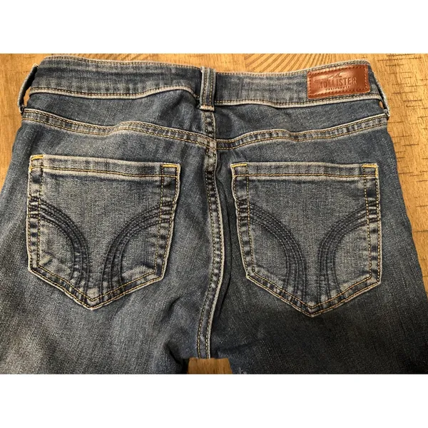 Hollister Low-Rise Bootcut Jeans - Soft Stretch - Medium Wash - Size 2R - Image 4