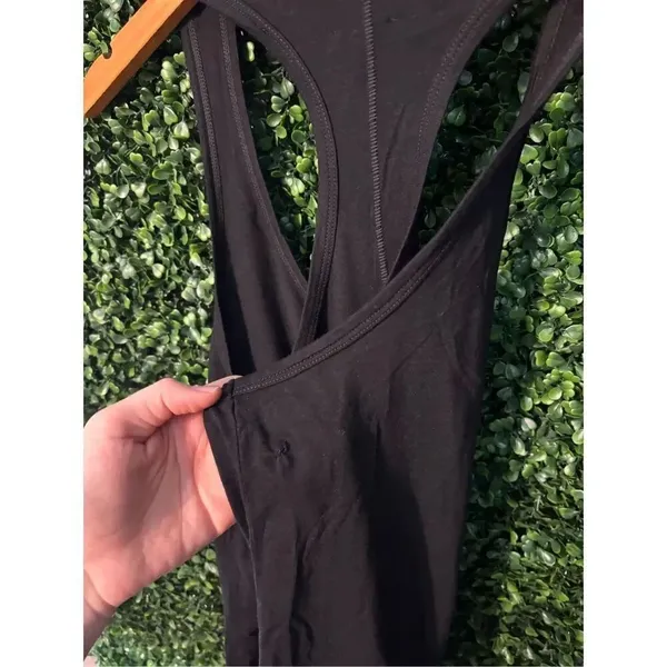 Carbon38 Black Racerback Tank Top Sz Medium NWOT - Image 5