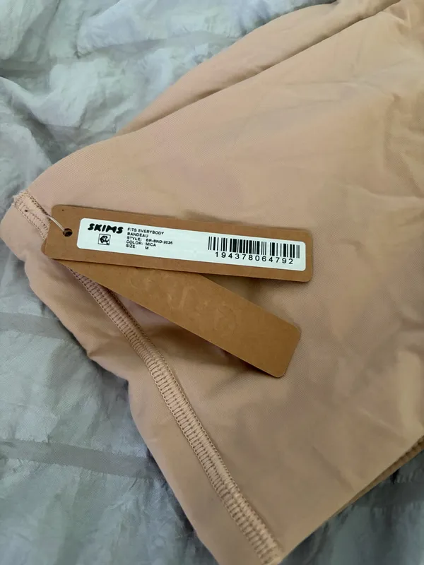 SKIMS Fits Everybody Bandeau Bra Color Nude Size M - Image 3