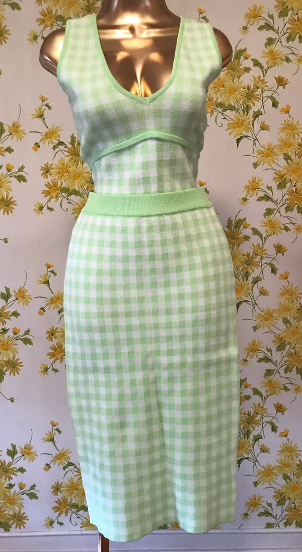 NWOT gingham knit skirt set in lime green size M - Image 12