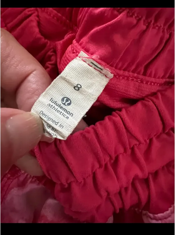 Lululemon Tracker Shorts 4" fushia  - Image 2