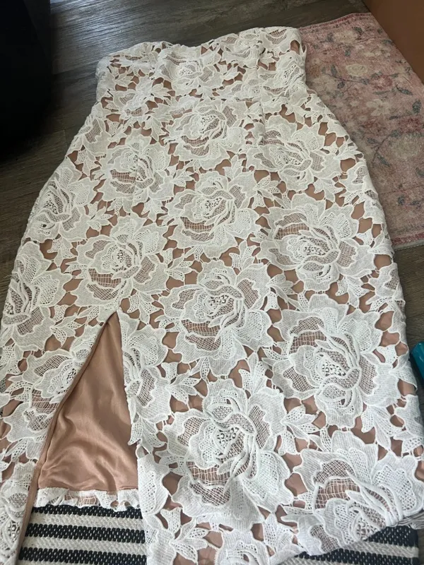 Showpo White Lace dress size 16 - Image 4